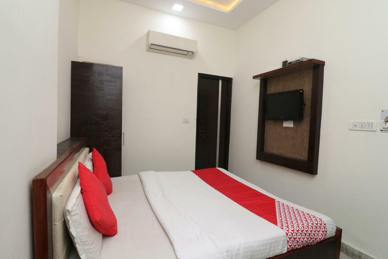 Oyo 24723 Hotel Atul Palace Agra  Buitenkant foto