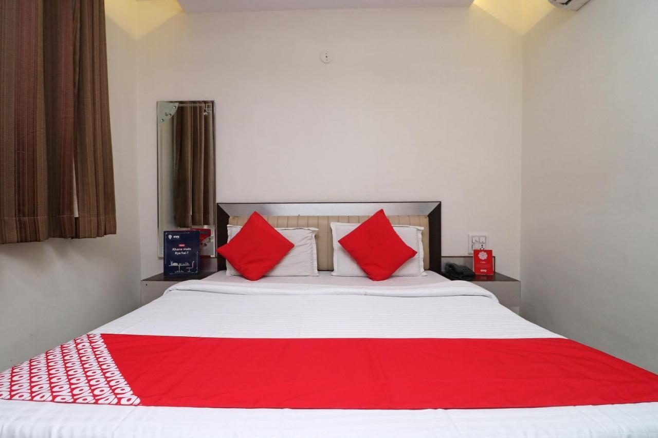 Oyo 24723 Hotel Atul Palace Agra  Buitenkant foto
